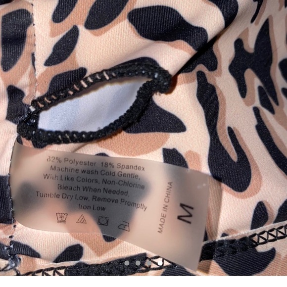 Cheetah 2 piece swimsuit (bottoms high waisted)🤎 - Picture 3 of 5